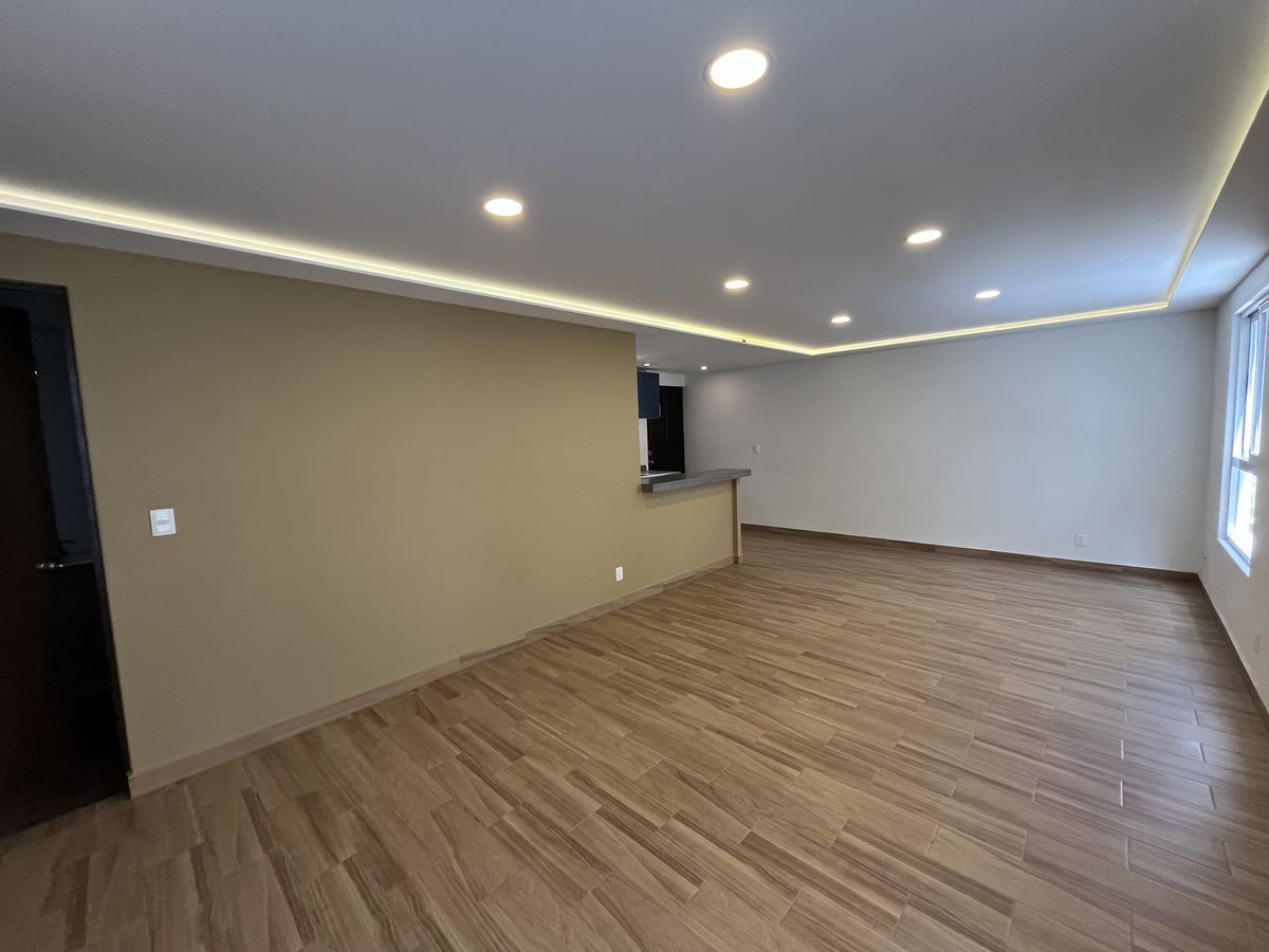 Estancia con doble ventanal